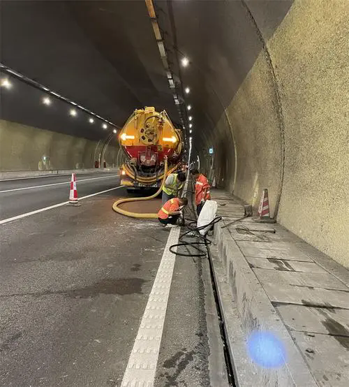 株洲隧道排水渠清淤